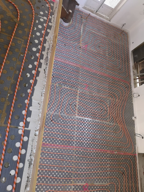 You are currently viewing Chape liquide à St Rémy 71100